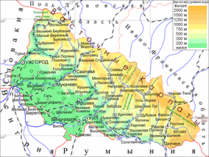   Українські Карпати, що розділяють Прикарпаття (на північно-східній стороні) від Закарпаття (на південно-західній стороні).